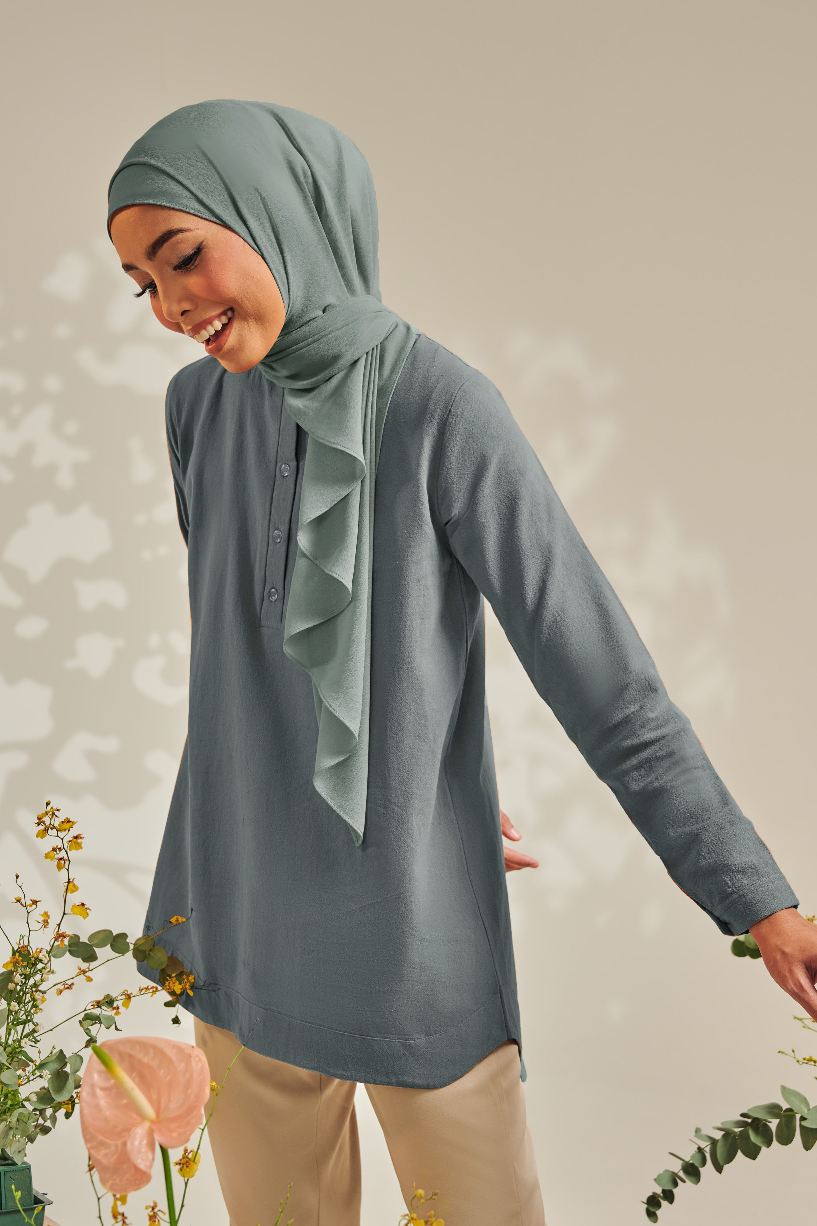 BEA Blouse in Blue Grey